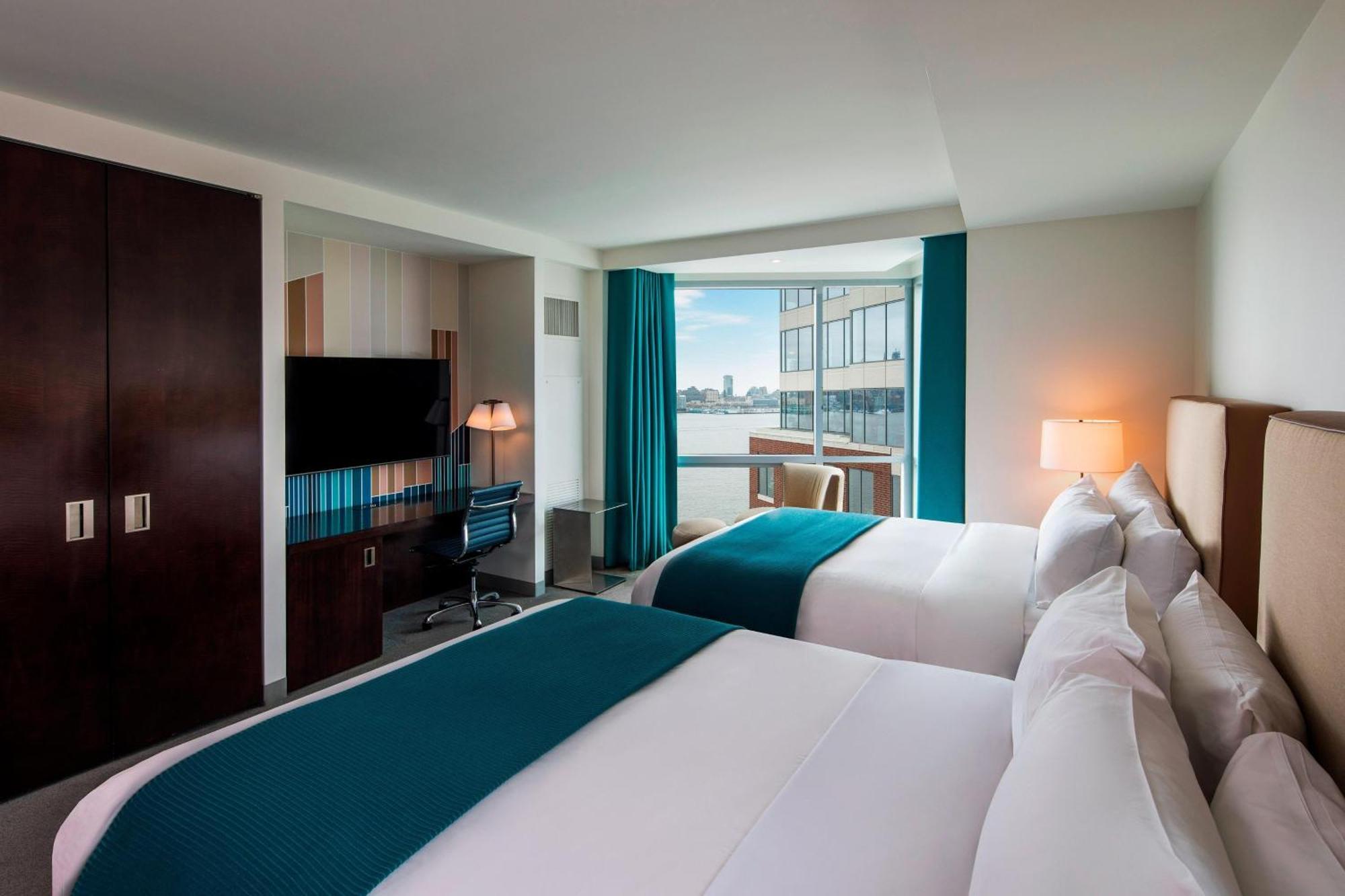 Hotel W 4*