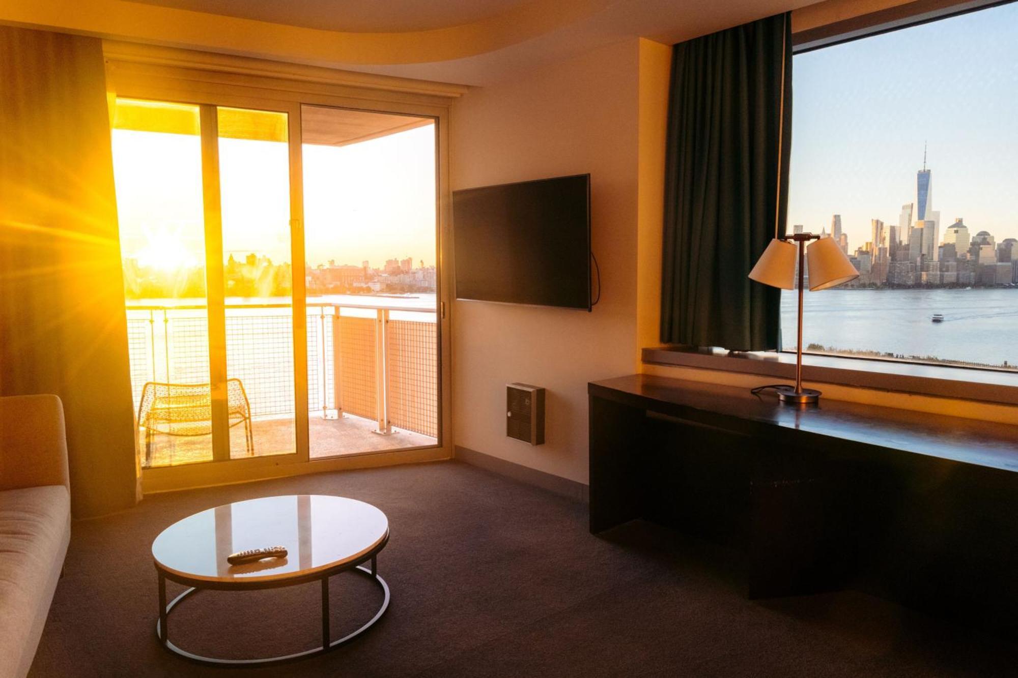 W 4* Hoboken