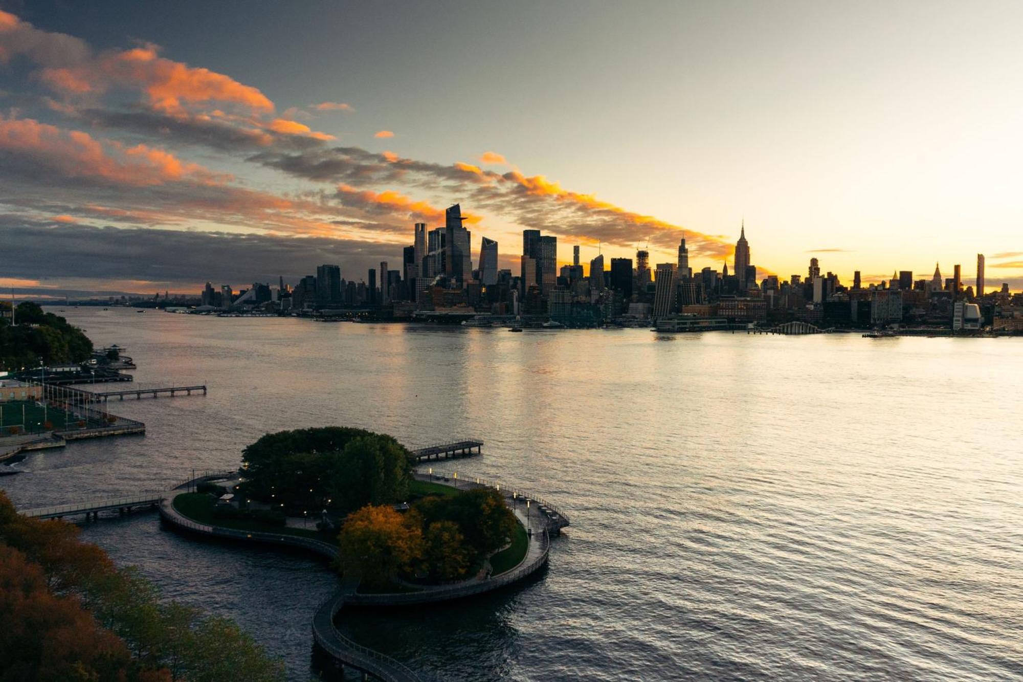 W 4* Hoboken